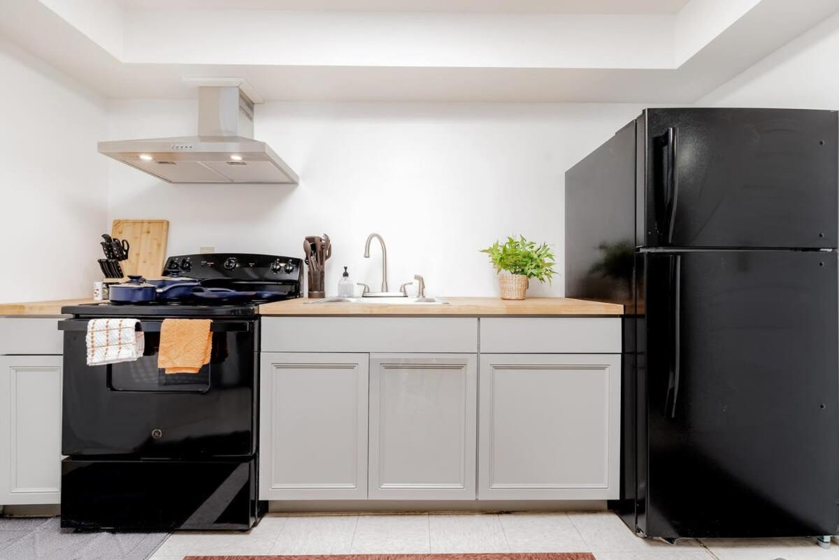 Cozysuites Cwe King Suite With Parking! Tower Grove Εξωτερικό φωτογραφία